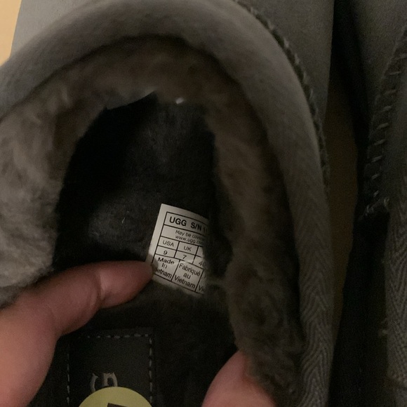 UGG Women's Charcoal Slippers - Picture 7 of 9